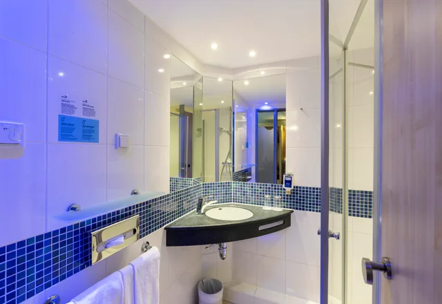 غرفة بسرير كوين مع أريكة، HOLIDAY INN EXPRESS NURNBERG SCHWABACH 5/6