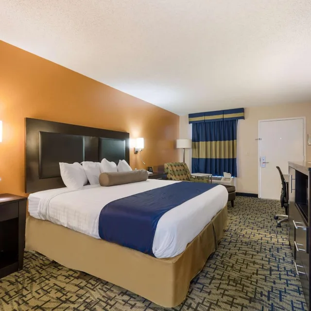 غرفة بسرير كينج للمدخنين، SureStay Hotel by Best Western Meridian 2/10