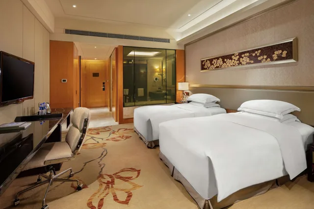 غرفة تنفيذية بسريرين منفصلين مع دخول صالة النادي، Hilton Guangzhou Baiyun Hotel 4/10
