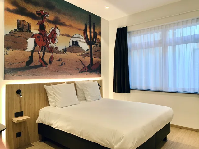 غرفة فاخرة، Comic Art Hotel 3/5