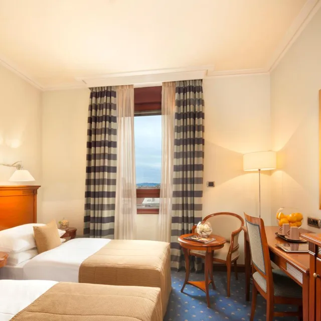 غرفة بسريرين منفصلين، Best Western Premier Hotel Astoria 6/11