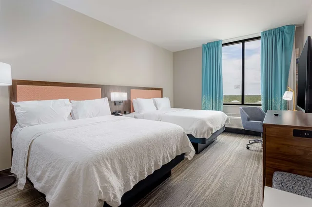 Room, 2 Queen Beds, Street View، Hampton Inn Suites Orange Beach Gulf Front 2/8