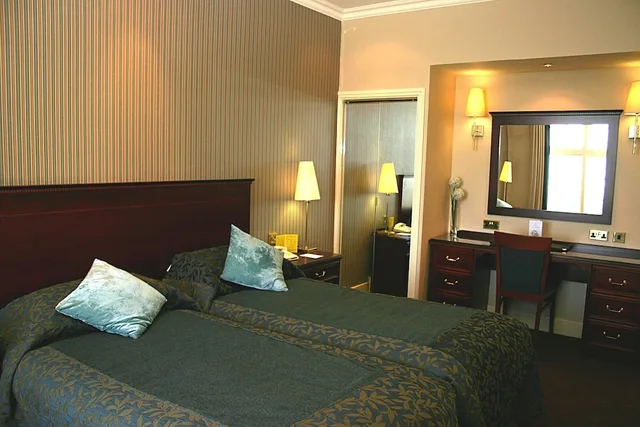 غرفة سوبيريور مفردة بسريرين منفصلين، Cairn Hotel 1/5
