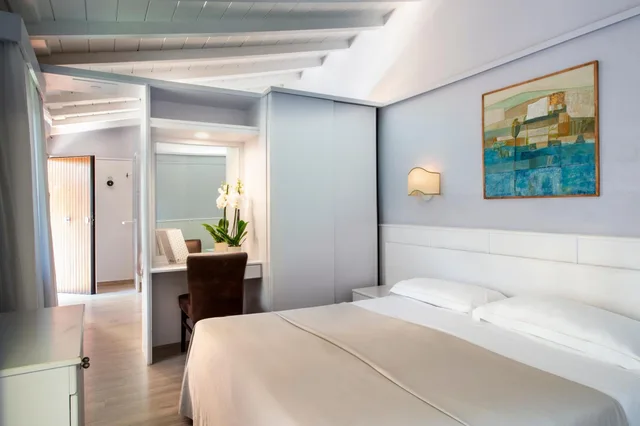 غرفة عائلية مع أريكة في الملحق، Hotel Grifone Firenze 1/3