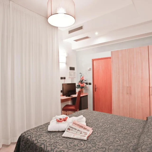غرفة ثلاثية بشرفة بإطلالة جزئية على البحر، Hotel Levante 2/3