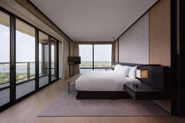 Junior Suite, Studio, King Bed, River View, Balcony، CROWNE PLAZA TAINAN 3/9