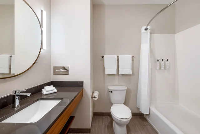 غرفة قياسية بسرير كينج، Fairfield by Marriott Inn & Suites Fort Walton Beach Hurlburt Area 3/3