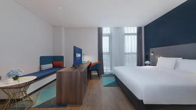Standard, King Bed, City View, Extra Floor Space، Holiday Inn Express Nanjing Dongshan 1/4