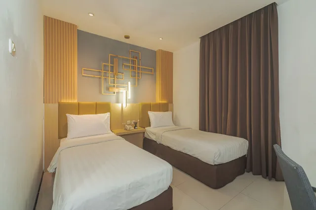 Superior, Double Bed, Best Hotel Kedungsari 3/5