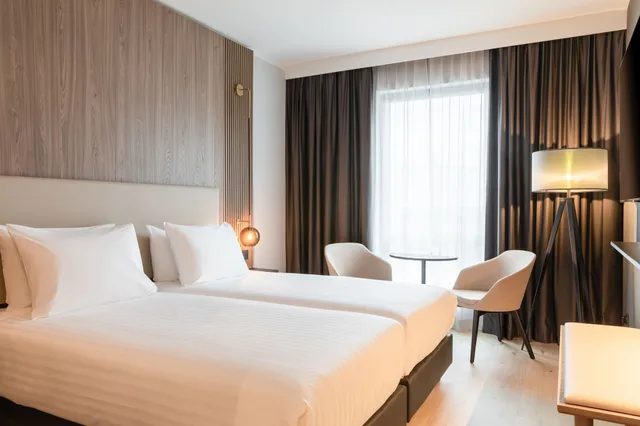 غرفة قياسية بسريرين منفصلين، AC Hotel Inverness 1/4
