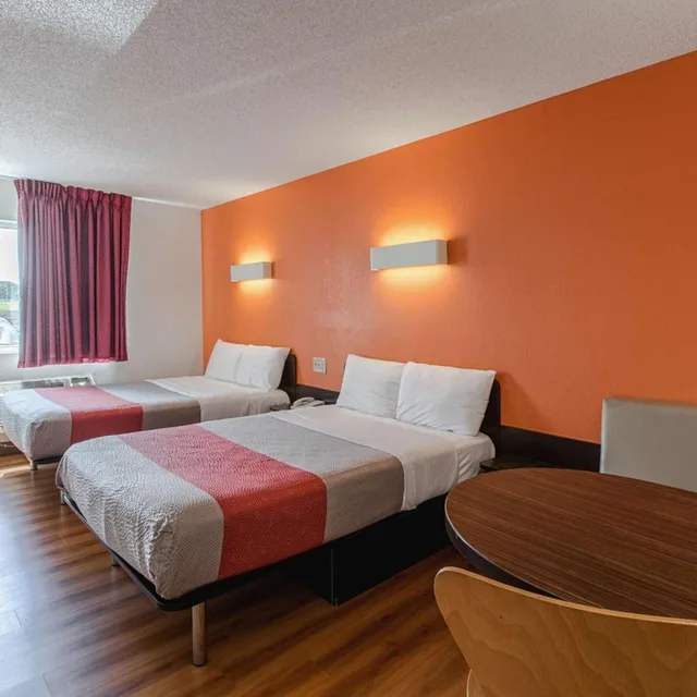 Room, Quadruple, Double Bed, Motel6 Omaha, NE - Central 2/9