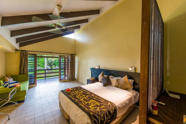 غرفة بسرير كينج وسرير فردي بإطلالة على البحر، Mana Island Resort 3/10