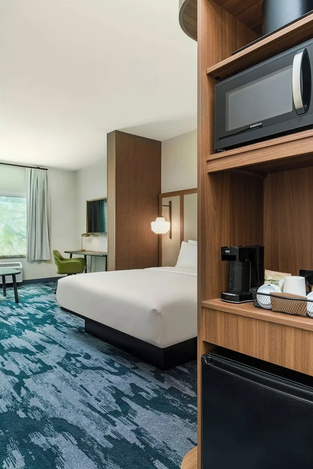 استوديو بسرير كينج مع أريكة لذوي الإعاقة، Fairfield by Marriott Inn & Suites Hanford 2/5