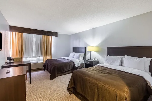 غرفة قياسية بسريرين مزدوجين، Clarion Inn Near McAllen Airport 1/6