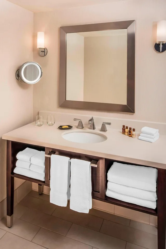 غرفة بسريرين مزدوجين، Sheraton Salt Lake City Hotel 8/8