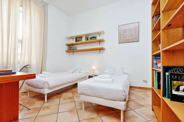 شقة بسريرين منفصلين وسرير كوين بغرفتي نوم مع أريكة، Romalibera - WR Apartments 2/10