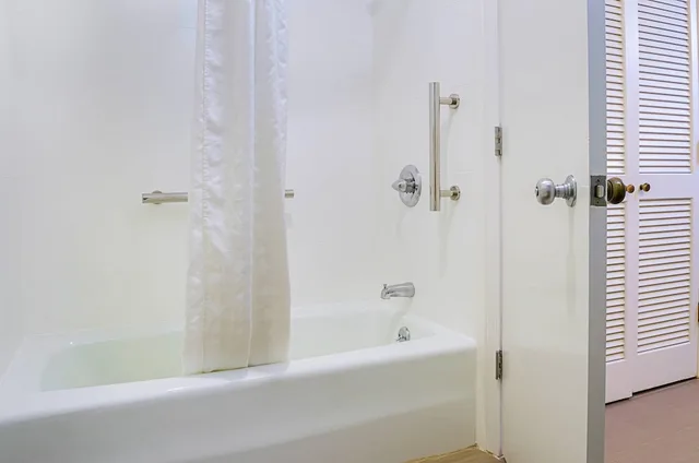 غرفة قياسية بسرير كوين، Comfort Inn Monterey Peninsula Airport 10/10