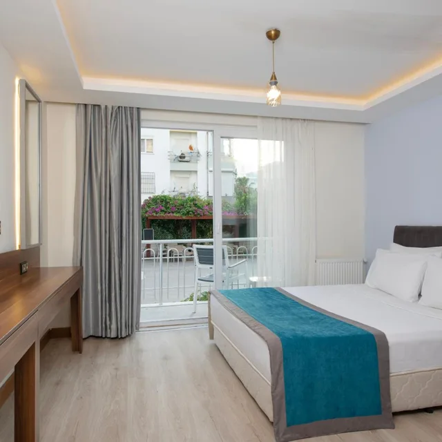Deluxe, Suite, CITRUS PARK HOTEL 2/5