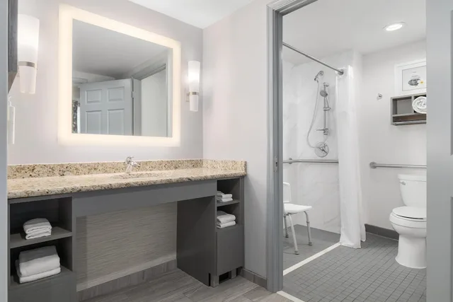 2 Bedrooms, Premier, Suite, 1 King and 2 Queen Beds, 2 Bathrooms, Sofa, Accessible, Homewood Suites By Hilton Williamsburg 8/9