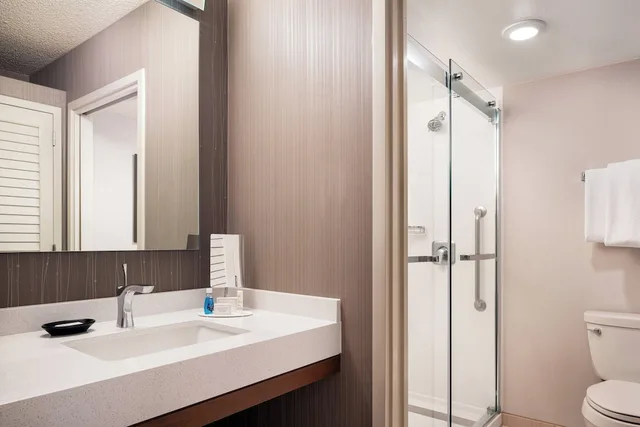 Room, King Bed, Courtyard View, Sofa, Accessible, Courtyard by Marriott San Jose Cupertino 2/2