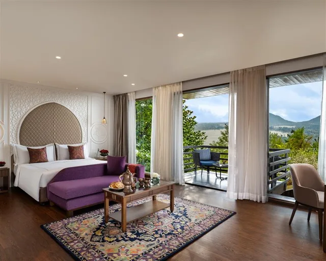 غرفة فاخرة بسرير كينج، Taj Dal View Srinagar 1/1