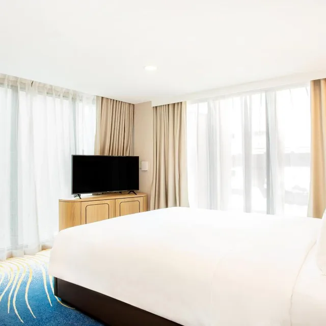 جناح بسرير كوين مع أريكة، Holiday Inn Express & Suites Bangkok Central Pier 4/6