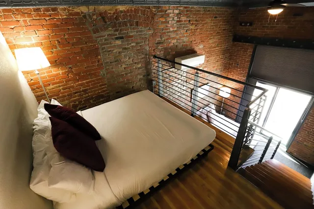 غرفة سيغنتشر بسرير كوين وسريرين منفصلين بإطلالة على المدينة لذوي الإعاقة، The Hotel Sturgis 6/10
