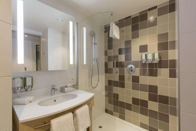 غرفة قياسية بسريرين منفصلين، Hampton by Hilton Antwerp Central Station 3/3