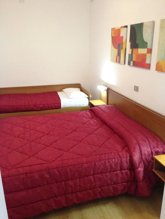 Room, Triple, Hotel Caprera 1/3