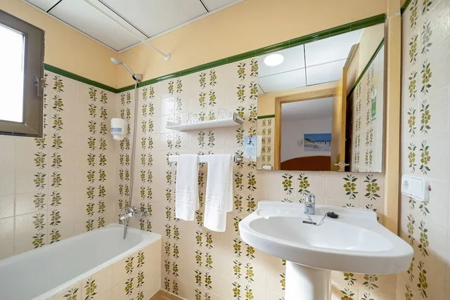 Standard, Manolita Hostal 3/3