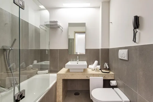 غرفة بسرير مزدوج أو سريرين منفصلين بإطلالة على البحر بشرفة، Aran Blu 4/6