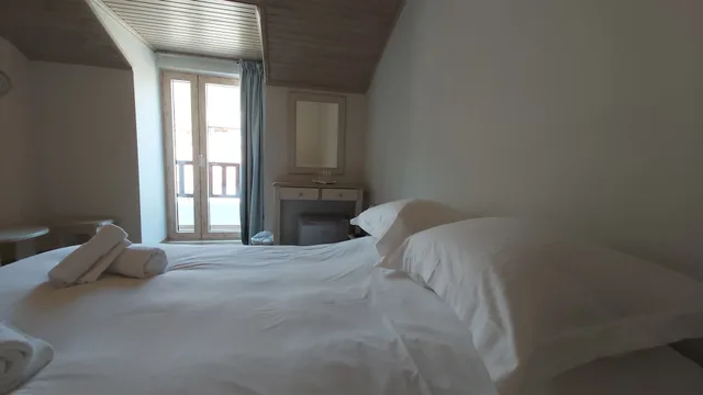 Classic, Double Bed, Hill View, Attic، Dimatis 1/10
