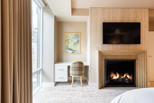 Residential, Suite, 2 King and 2 Queen Beds، Goldener Hirsch, Auberge Resorts Collection 3/4