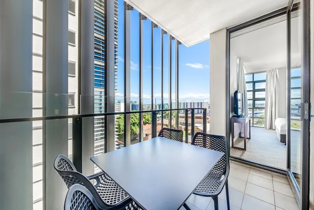Oaks Redcliffe Mon Komo Suites, North Lakes, Narangba 65/77