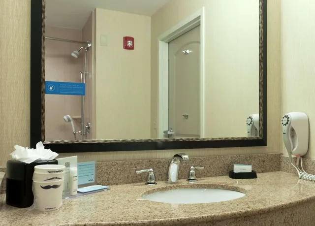 غرفة بسريرين مزدوجين، Hampton Inn North Brunswick / New Brunswick 4/4