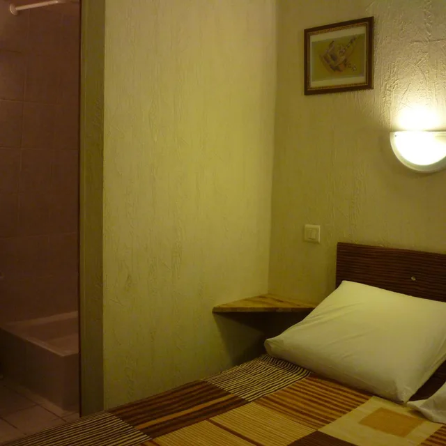 غرفة مفردة، Hôtel Du Centre 5/10