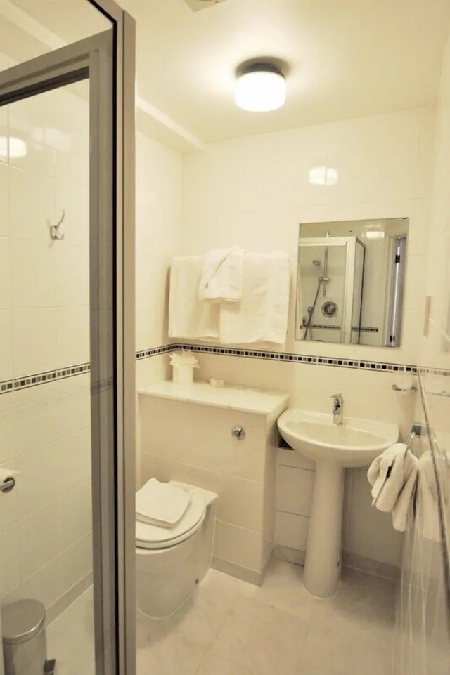 غرفة مفردة، Brunel Hotel 6/14