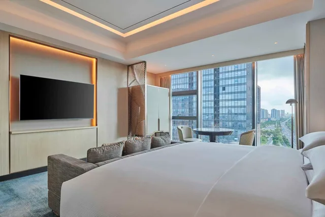 غرفة تنفيذية بسرير كينج مع دخول الصالة، Hilton Yancheng 2/2