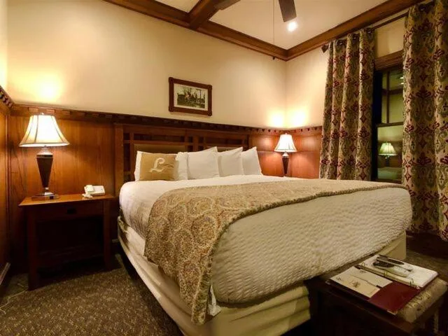 غرفة سوبيريور بسرير كوين، The Lodge at Cloudcroft 3/4