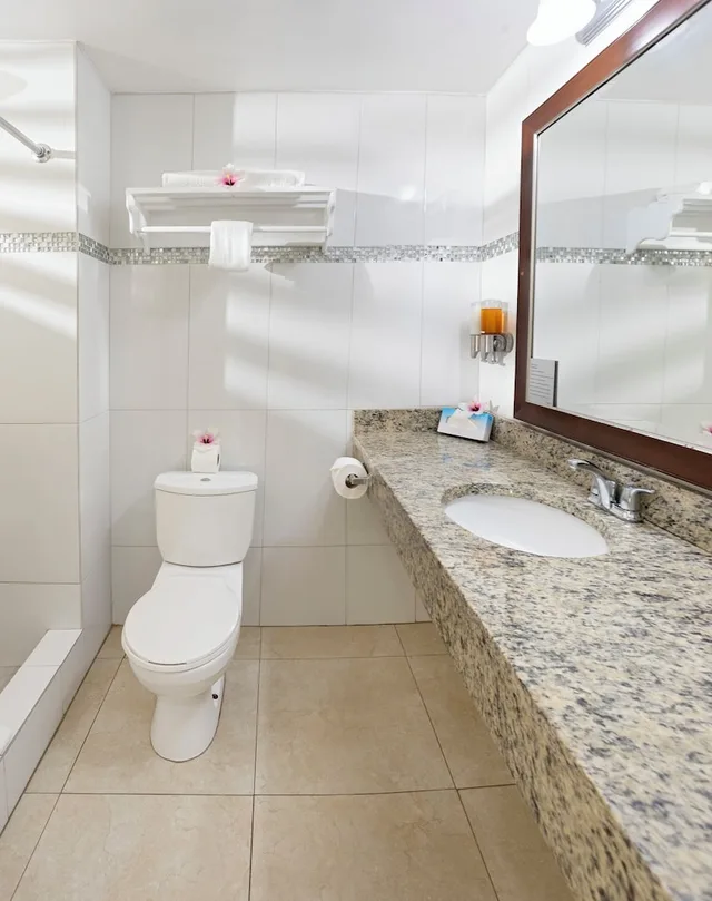 غرفة سوبيريور بسرير كينج، Bay Gardens Hotel 7/9