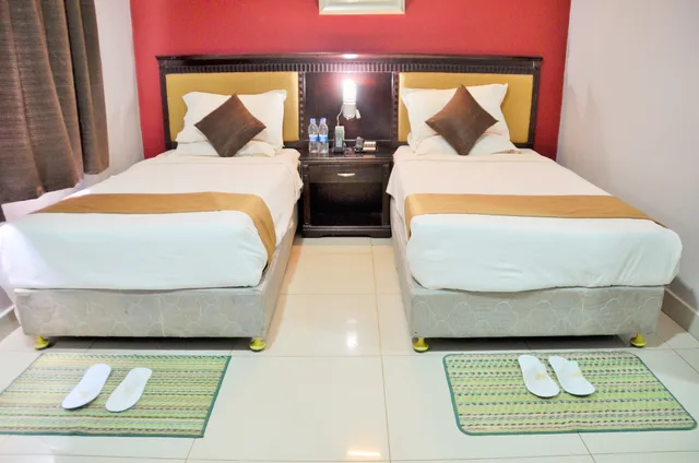 غرفة ديلوكس بسريرين منفصلين، Riverside Hotel and Conference Centre 1/2