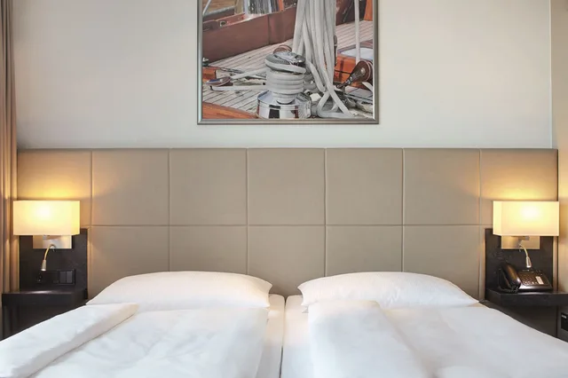 Captains, King Bed، Hotel Hafen Hamburg 2/4