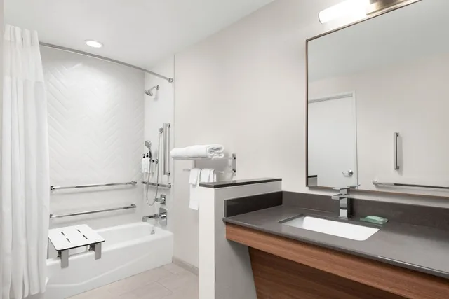 جناح بسرير كينج مع أريكة لذوي الإعاقة، Fairfield Inn & Suites By Marriott Victorville 2/2