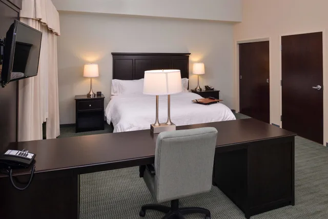 جناح استوديو بسرير كينج مع أريكة، Hampton Inn and Suites Mount Joy Lancaster West 3/8