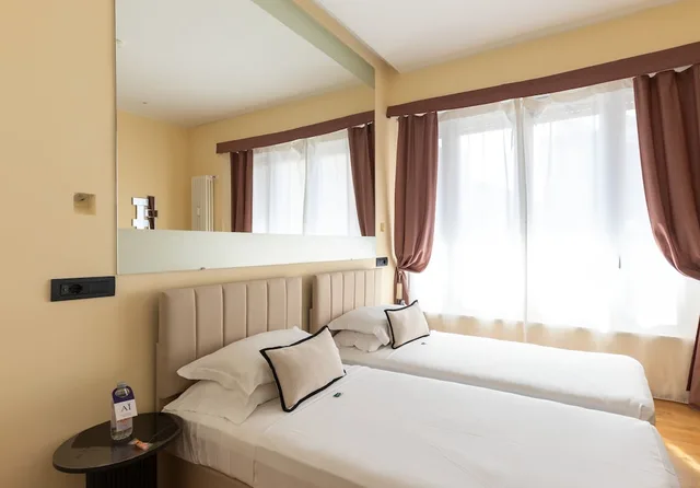 غرفة كلاسيكية بسرير كوين، Aiello Rooms - San Babila 2/10