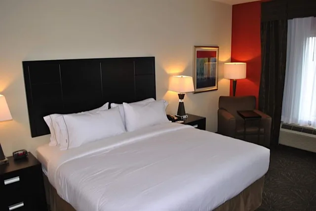 غرفة قياسية بسرير كينج لذوي الإعاقة، HOLIDAY INN EXPRESS SALEM 1/2