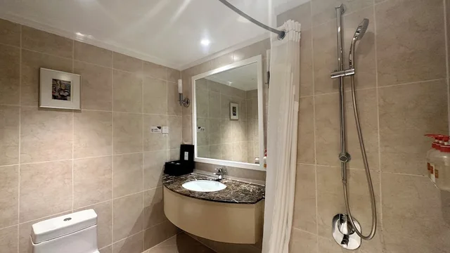 غرفة قياسية بسرير كينج مع دخول الصالة، Crowne Plaza Zhuhai City Center 9/10