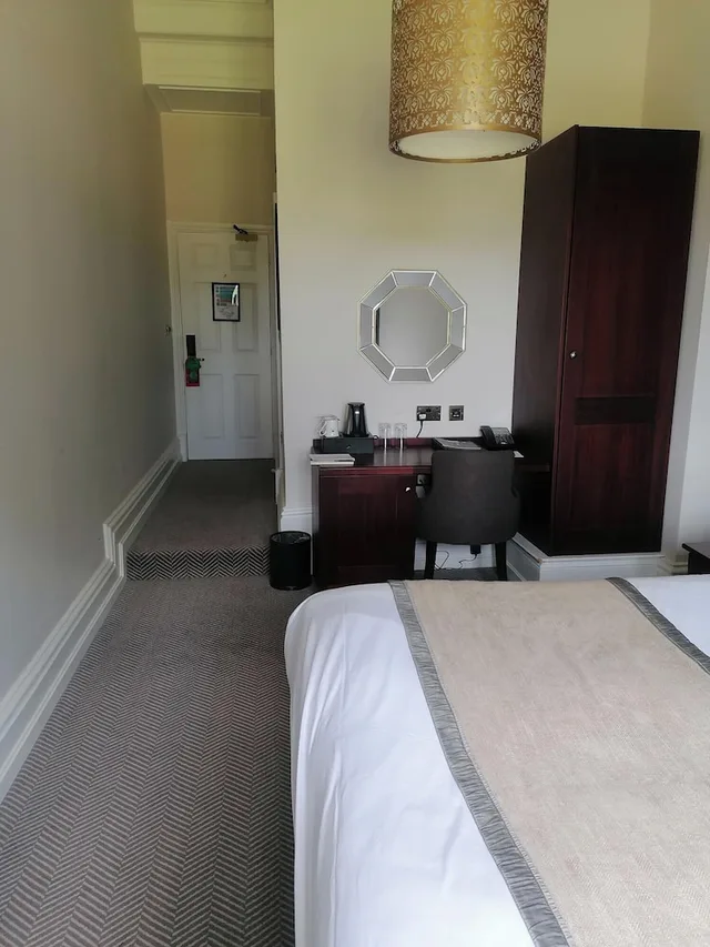 غرفة ديلوكس بسرير كوين، The Elvetham Hotel 6/8