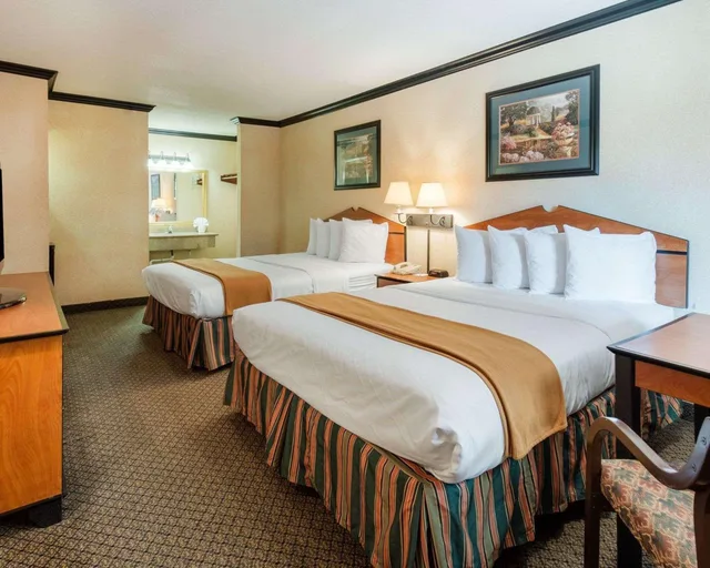 غرفة بسريرين كوين، Quality Inn Suites Lufkin 2/6