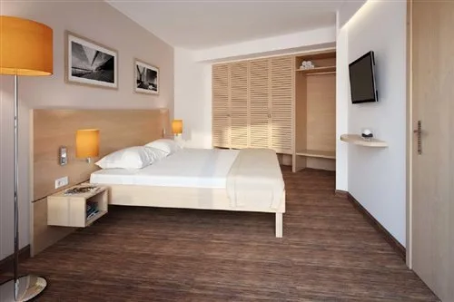 جناح جونيور بشرفة، Valamar Parentino Hotel 1/1